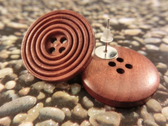 braune Rillen Holzknopf Ohrstecker Natur Button